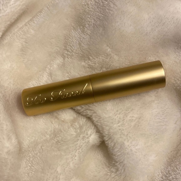 SOLD Too Faced La Crème Lip Cream - Picture 3 of 4
